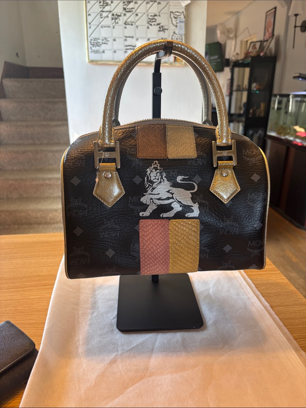 Mcm Limited Lion size 25 suede inside gorgeous